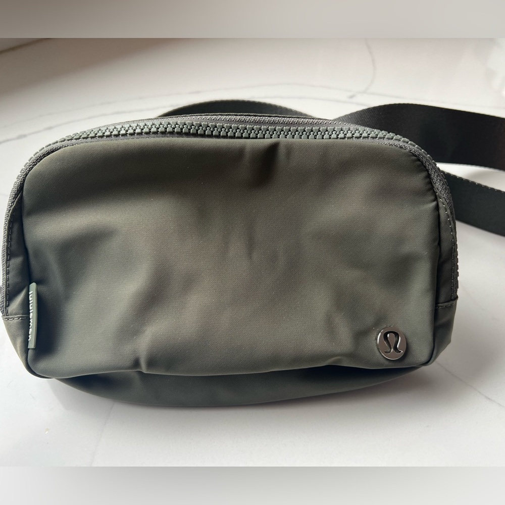 NWT Lululemon Everywhere Belt Bag 1L